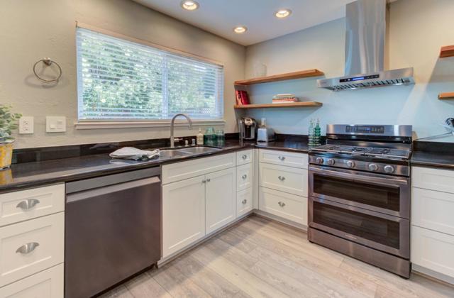 15120 Venetian Way, Morgan Hill CA: https://media.crmls.org/mediaz/b018eeb0-008a-4509-8053-4fc243ba6d0f.jpg