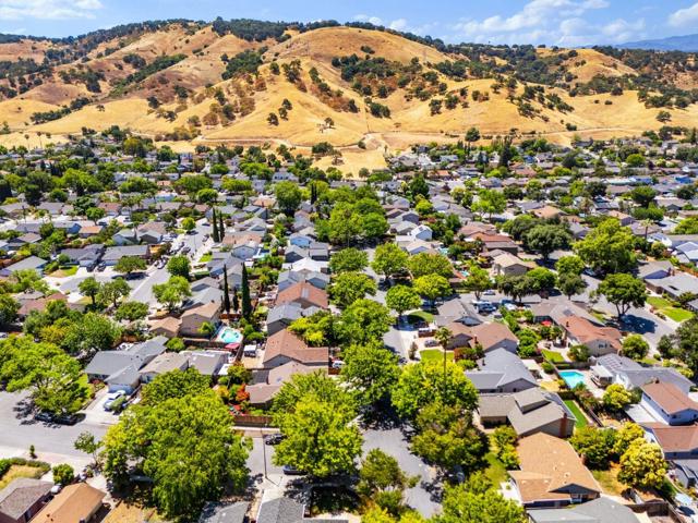 6230 Mahan Drive, San Jose CA: https://media.crmls.org/mediaz/b0194b06-bf12-4616-be3b-a04097129360.jpg
