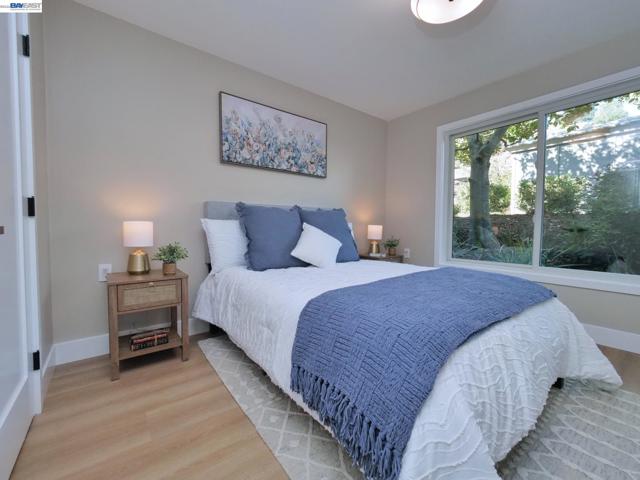 1732 Oakmont Drive, Walnut Creek CA: https://media.crmls.org/mediaz/b019d424-589d-4266-86b5-d86156e22af0.jpg