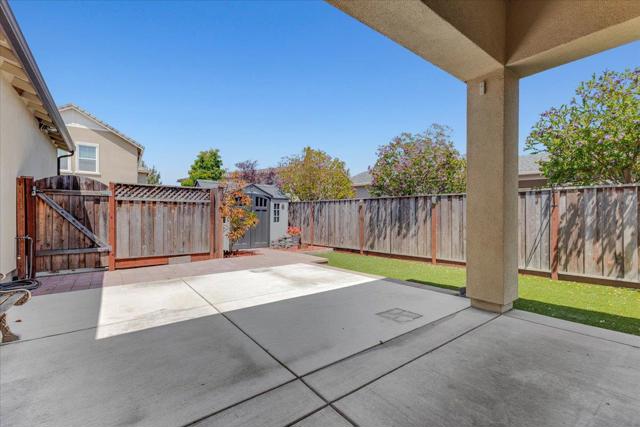 481 Logan Way, Marina CA: https://media.crmls.org/mediaz/b01a4df4-f536-4908-aa33-740283b5e75f.jpg