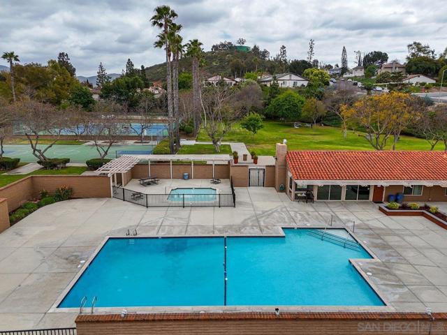 2305 Nueces Ln, Spring Valley CA: https://media.crmls.org/mediaz/b01b9f96-82ae-4ed2-b61f-0c0fed3cf027.jpg