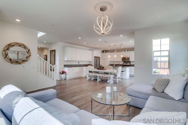 1225 Camino Avalon, Chula Vista CA: https://media.crmls.org/mediaz/b01bace4-531b-40c8-823c-4d707325d577.jpg