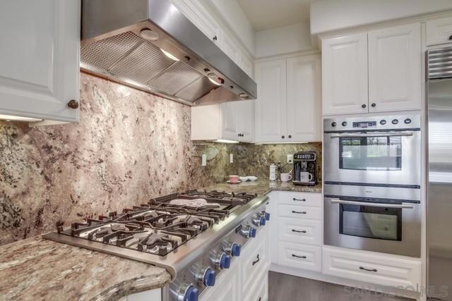 3515 CAMINO CEREZA, Carlsbad CA: https://media.crmls.org/mediaz/b01beef4-d5d6-40c4-8fde-9846e2ed12d9.jpg