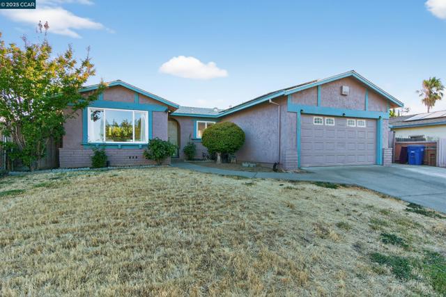 3904 Meadowbrook Cir, Pittsburg CA: https://media.crmls.org/mediaz/b01c101b-3dba-48c8-b946-df5ffd817a4c.jpg