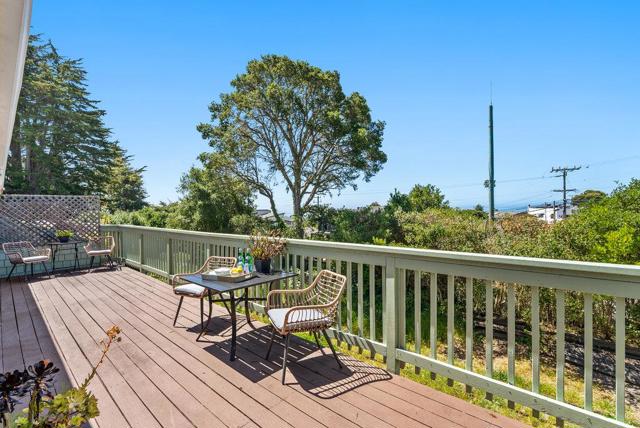 399 Sea Ridge Road, Seacliff CA: https://media.crmls.org/mediaz/b01c15bb-394c-45ac-bf82-786bbc2b58b7.jpg