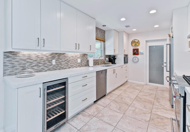 2200 E Acacia, Palm Springs CA: https://media.crmls.org/mediaz/b01c1eaf-b6f6-47ba-ac33-58d1de41ad96.jpg