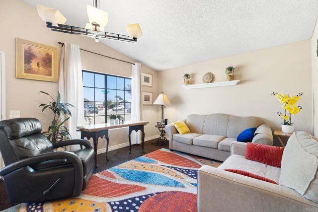 27367 El Cajon Lane, Menifee CA: https://media.crmls.org/mediaz/b01e5e67-2b00-4e3d-bdba-8ba2714a061b.jpg