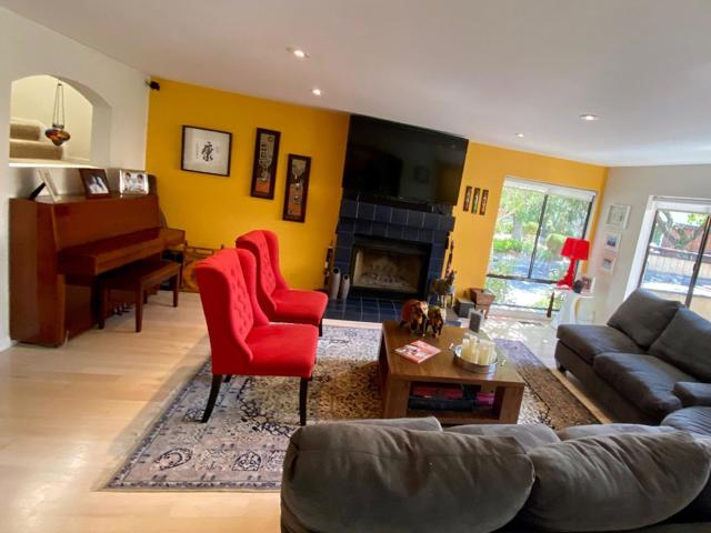 1119 Royal Lane, San Carlos CA: https://media.crmls.org/mediaz/b01e660f-6ddc-44a3-85e1-4165583c7100.jpg