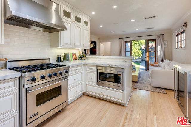 338 Westbourne Drive, West Hollywood CA: https://media.crmls.org/mediaz/b01e789f-f2fe-47ae-8517-ebd31b8d5ffe.jpg