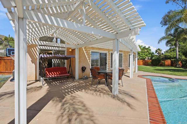 Detail Gallery Image 25 of 32 For 833 Bel Esprit Cir, San Marcos,  CA 92069 - 3 Beds | 2/1 Baths