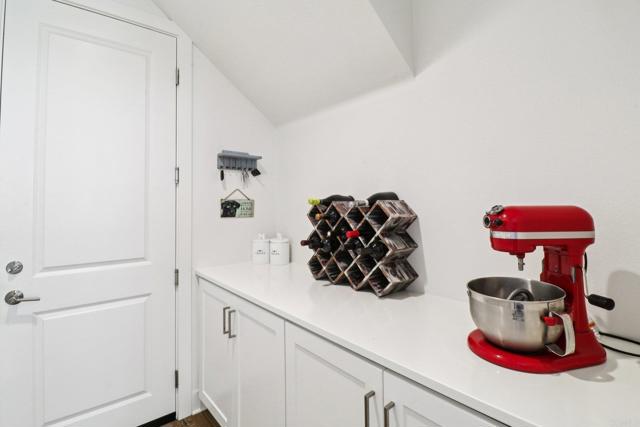 Detail Gallery Image 14 of 33 For 665 Sea Ridge Ct, Encinitas,  CA 92024 - 4 Beds | 3/1 Baths