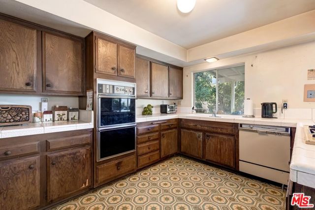 24561 Calvert Street, Woodland Hills CA: https://media.crmls.org/mediaz/b02008d6-4b71-406a-8d4f-c9b8de5774f5.jpg