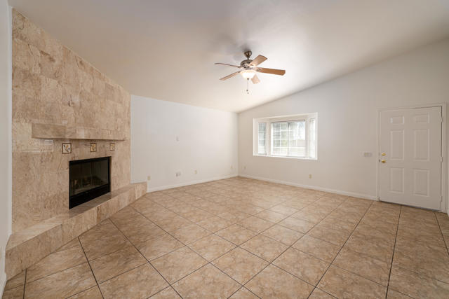 53215 Avenida Alvarado, La Quinta CA: https://media.crmls.org/mediaz/b0202cf7-0e3d-4622-b7e3-c36f23f8f943.jpg