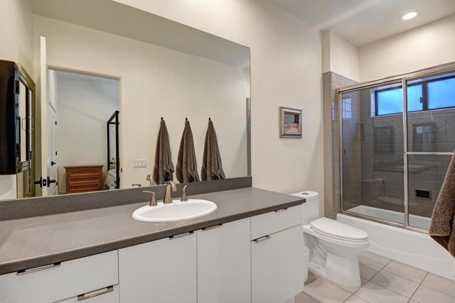 76470 Pala Palms Drive, Indian Wells CA: https://media.crmls.org/mediaz/b0205cd8-365f-4aaa-bbcf-3ca6139c8fc2.jpg