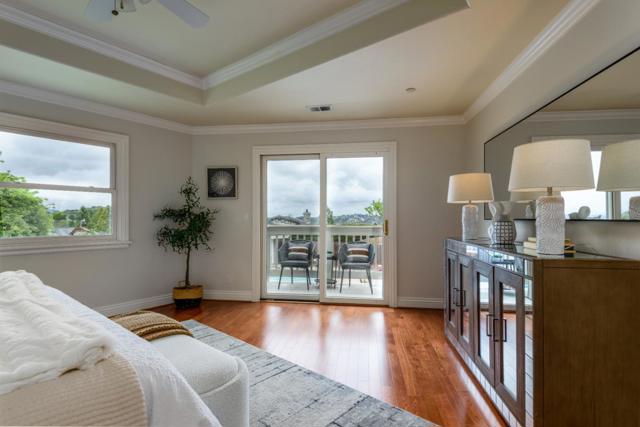 510 Oak Park Way, Redwood City CA: https://media.crmls.org/mediaz/b020b09e-6a8b-46ec-a2aa-084e37ee63d5.jpg
