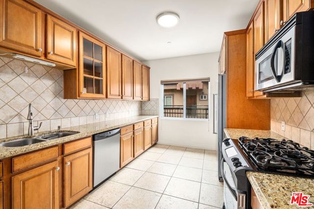 5241 Colodny Drive, Agoura Hills CA: https://media.crmls.org/mediaz/b022255f-4eeb-4697-b24f-7a19653fe60d.jpg