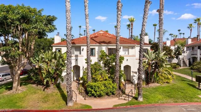 9302 Twin Trails Dr, San Diego CA: https://media.crmls.org/mediaz/b0227b67-68b3-40de-8246-cb4d202893a7.jpg