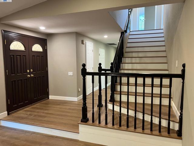 4919 Mohr Ave, Pleasanton CA: https://media.crmls.org/mediaz/b0230521-cdb8-44a8-9b29-399491a663cc.jpg