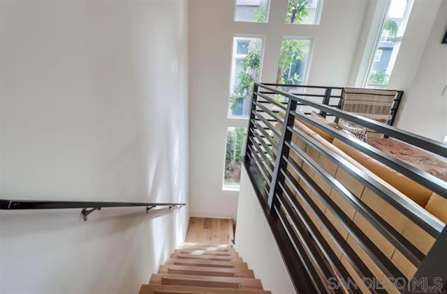 7824 Inception Way, San Diego CA: https://media.crmls.org/mediaz/b02312a0-d4cc-4465-ab4c-b07eb6108736.jpg