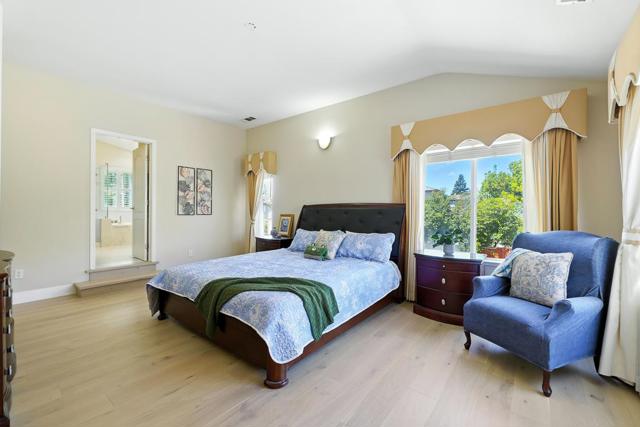553 Lower Vintners Circle, Fremont CA: https://media.crmls.org/mediaz/b0232f91-3f1c-4533-98c7-606f8a61a691.jpg