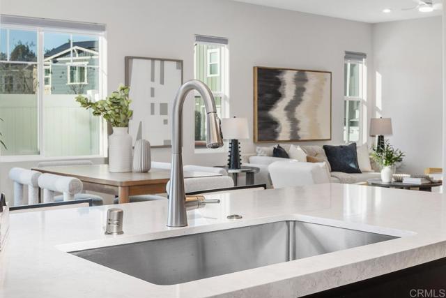 Detail Gallery Image 14 of 40 For 1505 Wingwood Ln, Vista,  CA 92083 - 3 Beds | 2/1 Baths