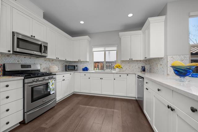 1779 Foothill View Place, Escondido CA: https://media.crmls.org/mediaz/b0243032-e71e-4c3a-8fba-17d84aa76cd6.jpg