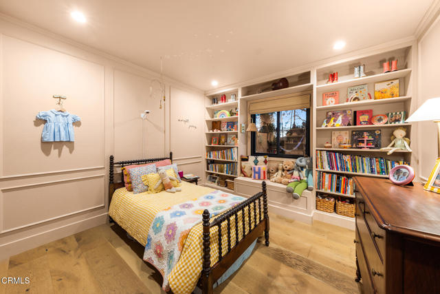705 Alomar Street, Ojai CA: https://media.crmls.org/mediaz/b0249062-c9b3-47eb-9975-388cc190b20a.jpg