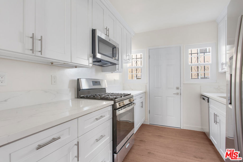 1154 S Cochran Avenue