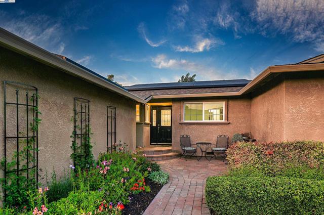 6701 Taffy Ct, Pleasanton CA: https://media.crmls.org/mediaz/b024bad3-d309-4f29-b138-b8436311c089.jpg
