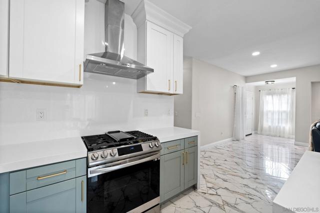 3585 Acacia St, San Diego CA: https://media.crmls.org/mediaz/b0256000-a32c-4a0e-ad85-c960a5f9171d.jpg