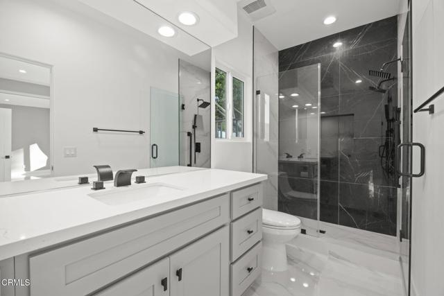 40 Saddlebow Road, Bell Canyon CA: https://media.crmls.org/mediaz/b025a243-fbd6-4de5-9717-7a15b6803f9f.jpg