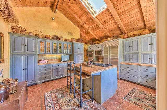 29225 Chualar Canyon Road, Chualar CA: https://media.crmls.org/mediaz/b02650de-9a7e-4404-b7bf-6ff7b3014495.jpg