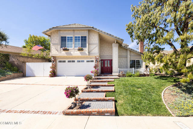 411 Blackhawk Drive, Newbury Park CA: https://media.crmls.org/mediaz/b026981c-0361-4906-90f0-41404c5c7506.jpg