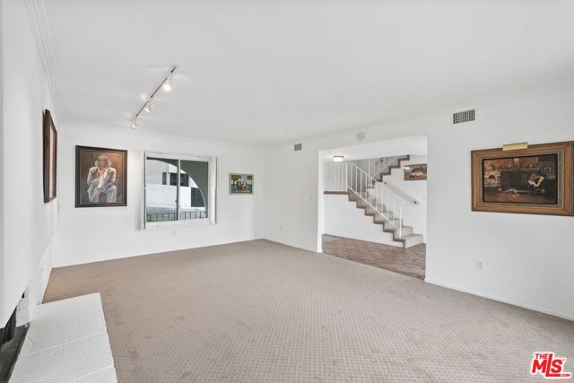 18800 Edleen Drive photo 8