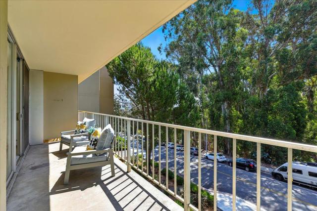 400 Davey Glen Road, Belmont CA: https://media.crmls.org/mediaz/b026f4b7-6f73-49b0-aee2-7a4a9de594cb.jpg