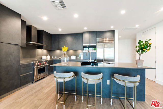728 N Sweetzer Avenue, West Hollywood CA: https://media.crmls.org/mediaz/b027e87a-2fbc-464b-ae79-bbb8bfab94ae.jpg