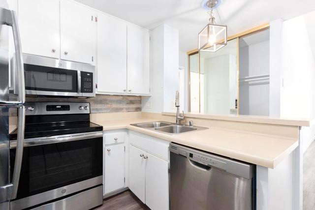 Detail Gallery Image 15 of 46 For 1885 Diamond St #329,  San Diego,  CA 92109 - 1 Beds | 1 Baths