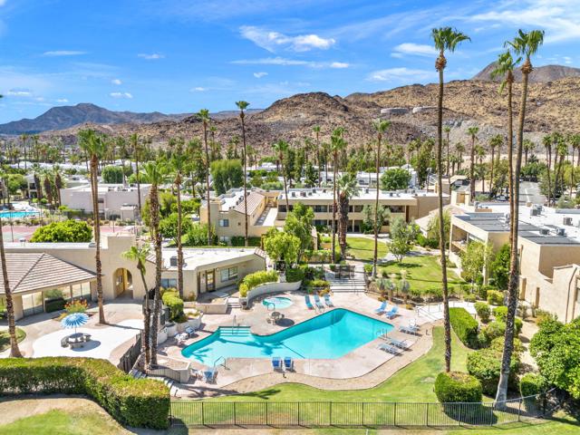 5300 E Waverly Drive, Palm Springs CA: https://media.crmls.org/mediaz/b02878bc-2205-4680-a8c6-16c3706bfa97.jpg