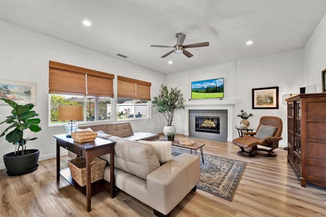 2139 Kirkcaldy Road, Fallbrook CA: https://media.crmls.org/mediaz/b02929ab-28d3-496e-b2ea-c93248b7600b.jpg