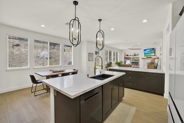 10576 Pinion Trl, Escondido CA: https://media.crmls.org/mediaz/b0292be2-8bf2-461a-a995-5976adfc6c2f.jpg