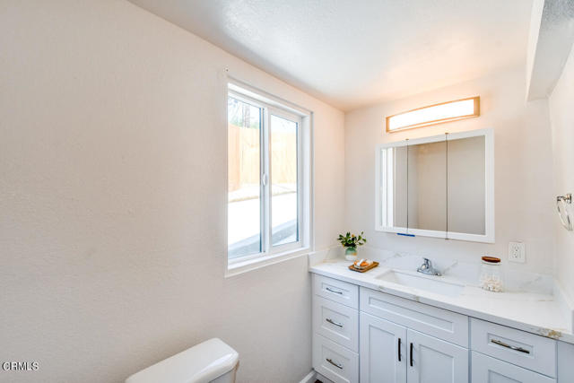 4035 W Avenue 42, Los Angeles CA: https://media.crmls.org/mediaz/b029acc3-317f-4be3-b823-71ebf7958140.jpg