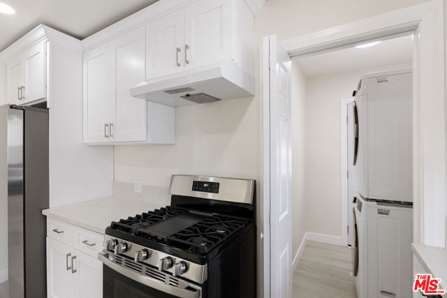 7127 Ramsgate Avenue, Los Angeles CA: https://media.crmls.org/mediaz/b029de6a-ab66-4cb7-a793-153fea9f0d3c.jpg