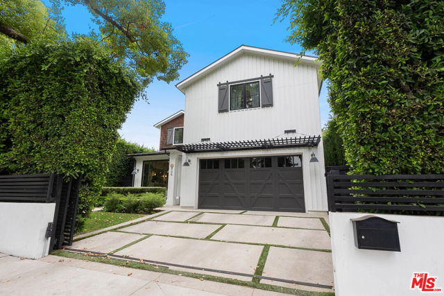 726 N Alta Vista Boulevard, Los Angeles CA: https://media.crmls.org/mediaz/b029e859-857a-419c-b3cc-344ed7a00d81.jpg