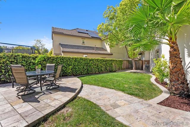 6 Reston Way, Ladera Ranch CA: https://media.crmls.org/mediaz/b02a17ce-6f39-4954-8927-5fe243188973.jpg