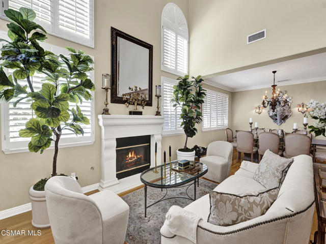 3865 Briar Ridge Court, Newbury Park CA: https://media.crmls.org/mediaz/b02a9dab-ce06-4dcf-8ce3-798fee1b9958.jpg