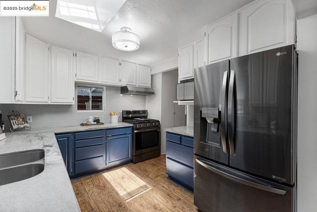 615 Manuel Dr, Novato CA: https://media.crmls.org/mediaz/b02ac05d-7777-4447-befa-c2c3cce49175.jpg