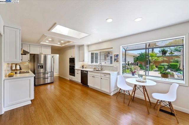 5720 San Juan Way, Pleasanton CA: https://media.crmls.org/mediaz/b02beee0-397e-4845-8d03-e53fcba8b7cc.jpg