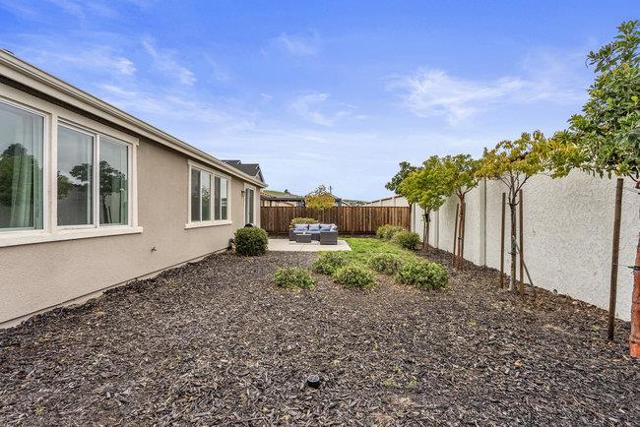 256 Copperleaf Lane, San Juan Bautista CA: https://media.crmls.org/mediaz/b02bf27f-0574-4ebf-afa1-12a1df1cdf6f.jpg