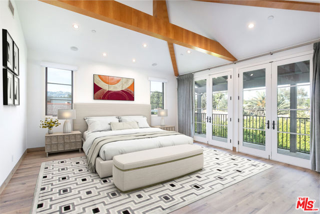 142 N Hamel Drive, Beverly Hills CA: https://media.crmls.org/mediaz/b02cc51c-5a49-4d98-907a-df024d2b72b7.jpg
