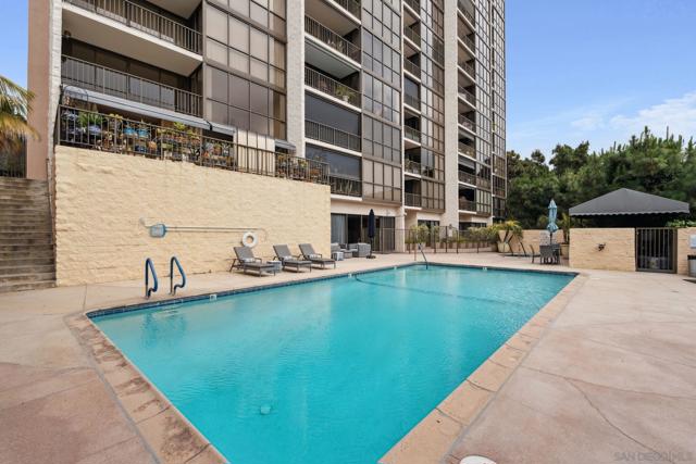 2500 Torrey Pines Road, La Jolla CA: https://media.crmls.org/mediaz/b02cd622-fe8f-4186-b31f-6ac49c20e128.jpg